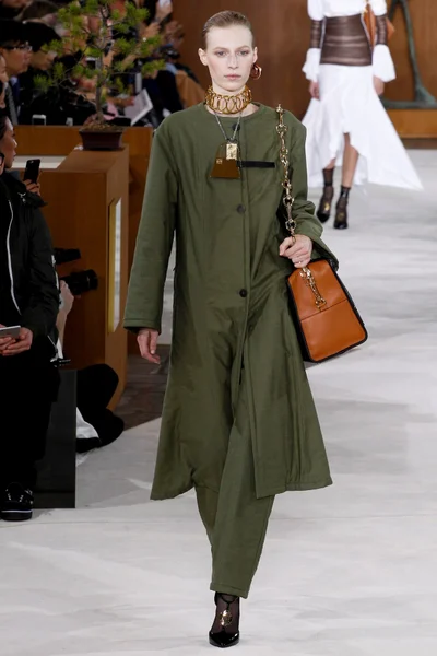 Look 7